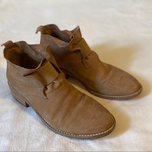Eileen Fisher tan booties